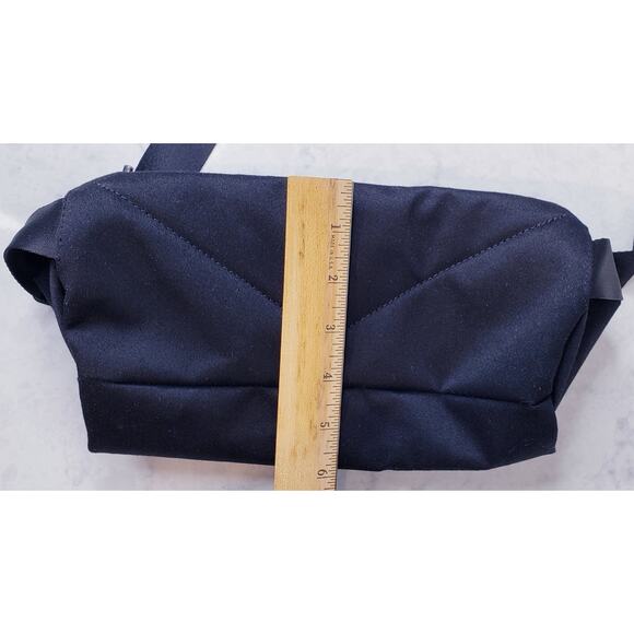 BELLROY Sling Bag Crossbody Travel Dark Black in EUC - Picture 12 of 12